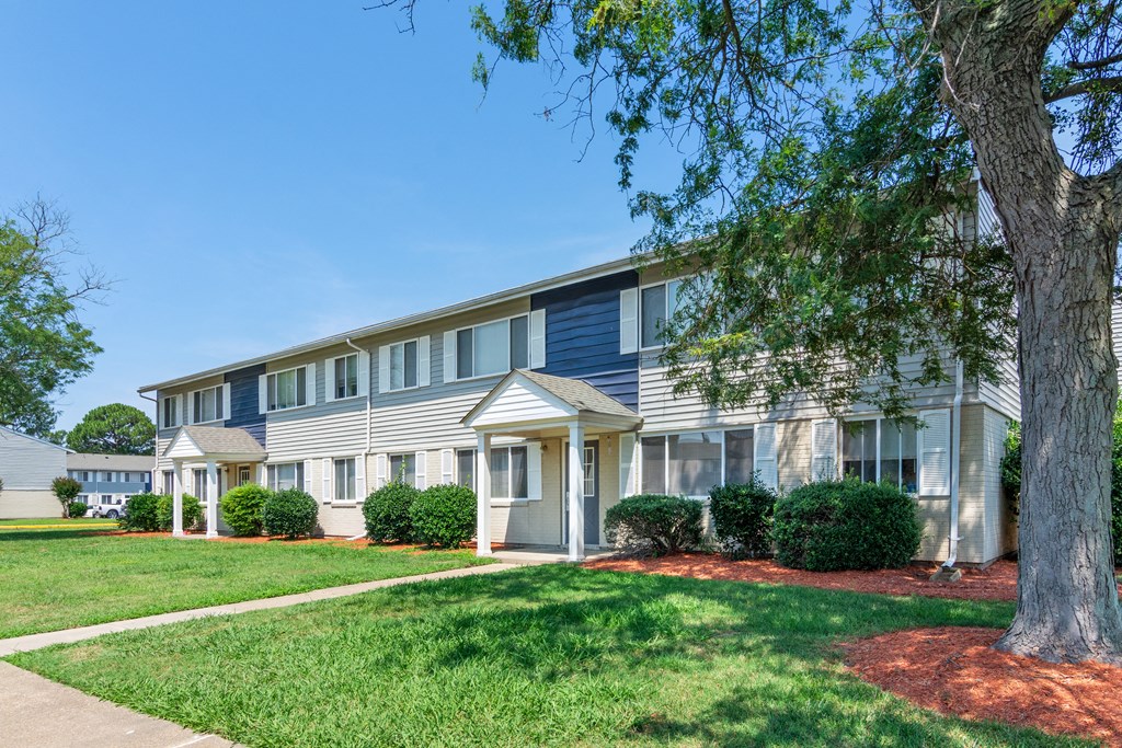 Mercury West Apartments, 1600 Pennwood Drive, Hampton, VA RentCafe